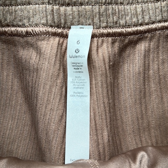 NWT Lululemon Retreat Yourself Wide Leg Crop Pant in Heathered Soft Sand sz 6 - Picture 8 of 10